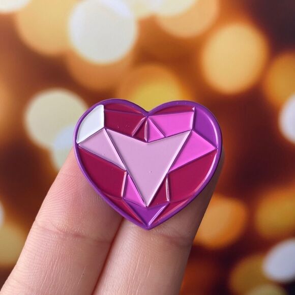 Pink Faux 3D Crystal Heart Pin/ Brooch Lapel - Picture 1 of 6